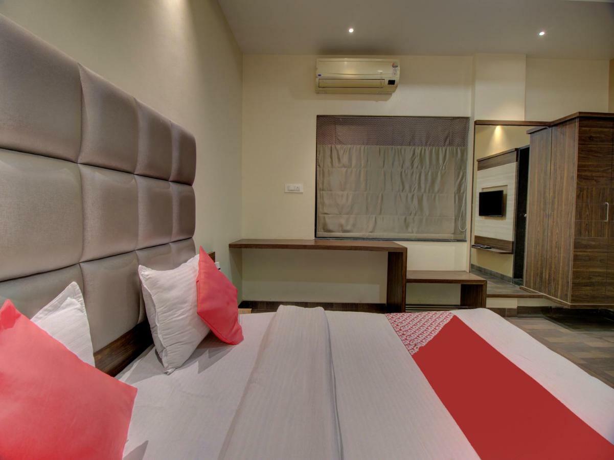 Oyo 35844 Hotel Lotus Residency Sāngli Εξωτερικό φωτογραφία