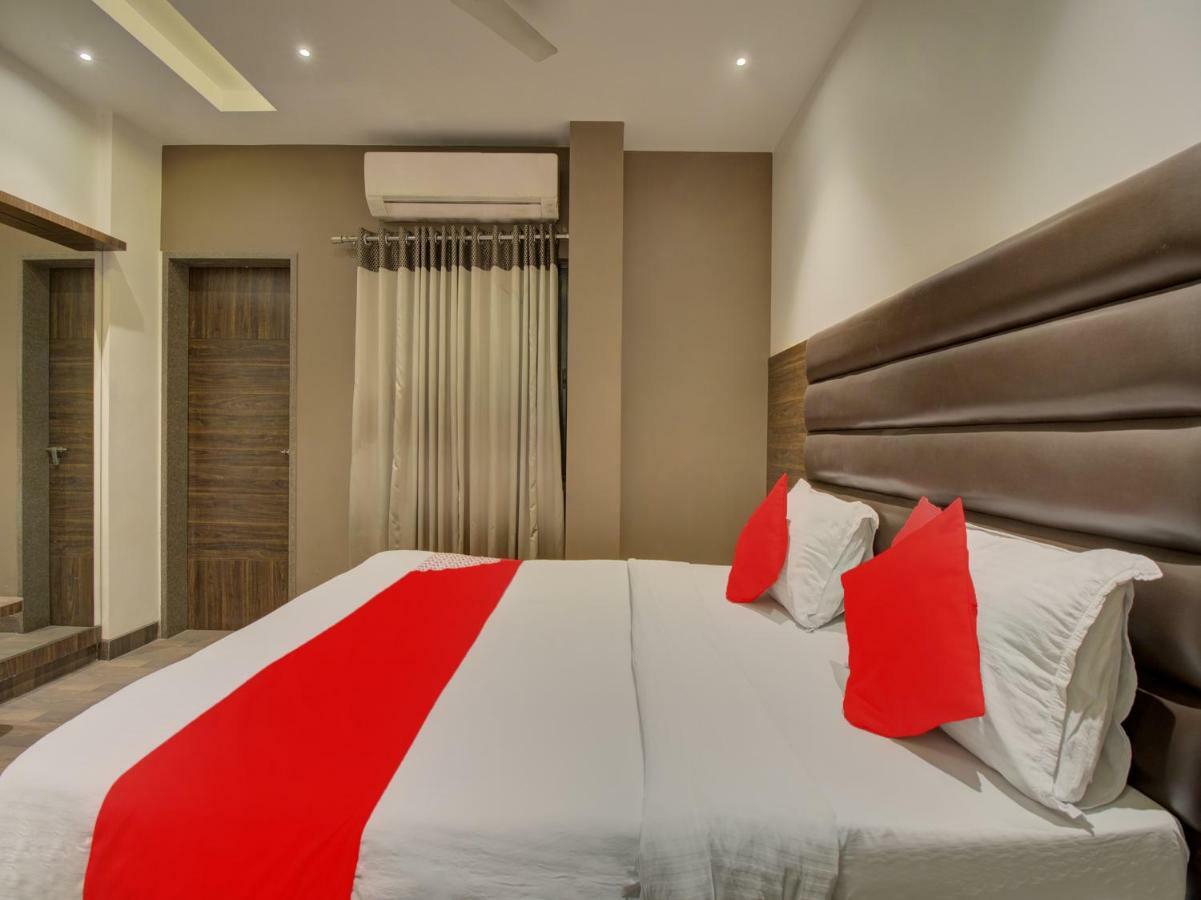 Oyo 35844 Hotel Lotus Residency Sāngli Εξωτερικό φωτογραφία