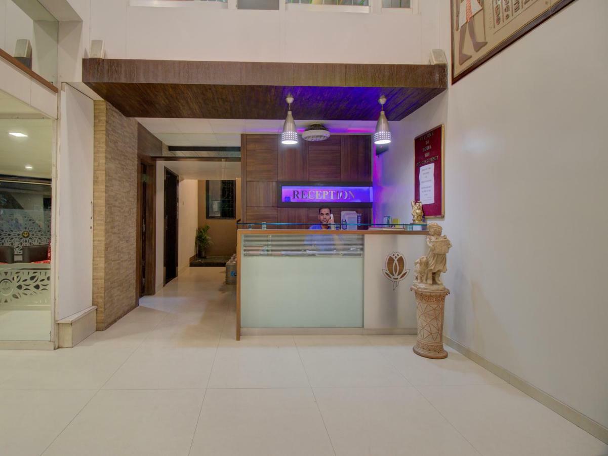 Oyo 35844 Hotel Lotus Residency Sāngli Εξωτερικό φωτογραφία