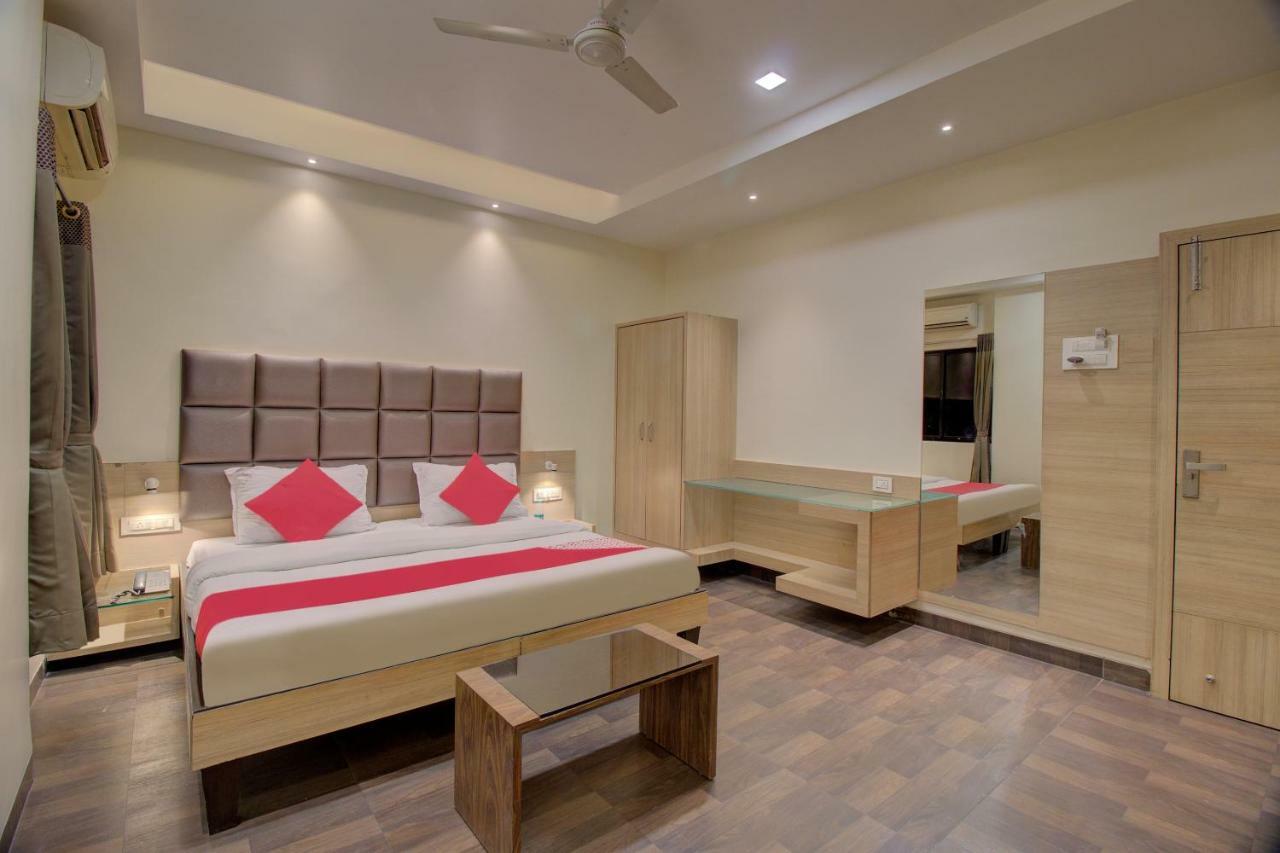 Oyo 35844 Hotel Lotus Residency Sāngli Εξωτερικό φωτογραφία