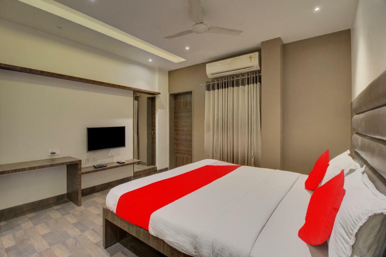 Oyo 35844 Hotel Lotus Residency Sāngli Εξωτερικό φωτογραφία